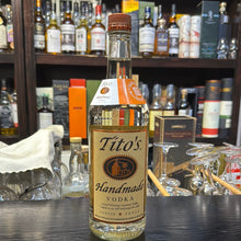 Load image into Gallery viewer, Tito&#39;s Handmade Vodka 1L 40%
