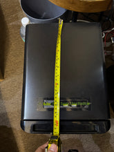 Load image into Gallery viewer, Mini Cigar Temperature &amp; Humidor 8L
