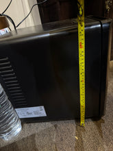 Load image into Gallery viewer, Mini Cigar Temperature &amp; Humidor 8L
