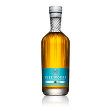 将图像加载到图库查看器中，Wire Work Alter Ego 700ml 51.50% (White Peak Distillery)
