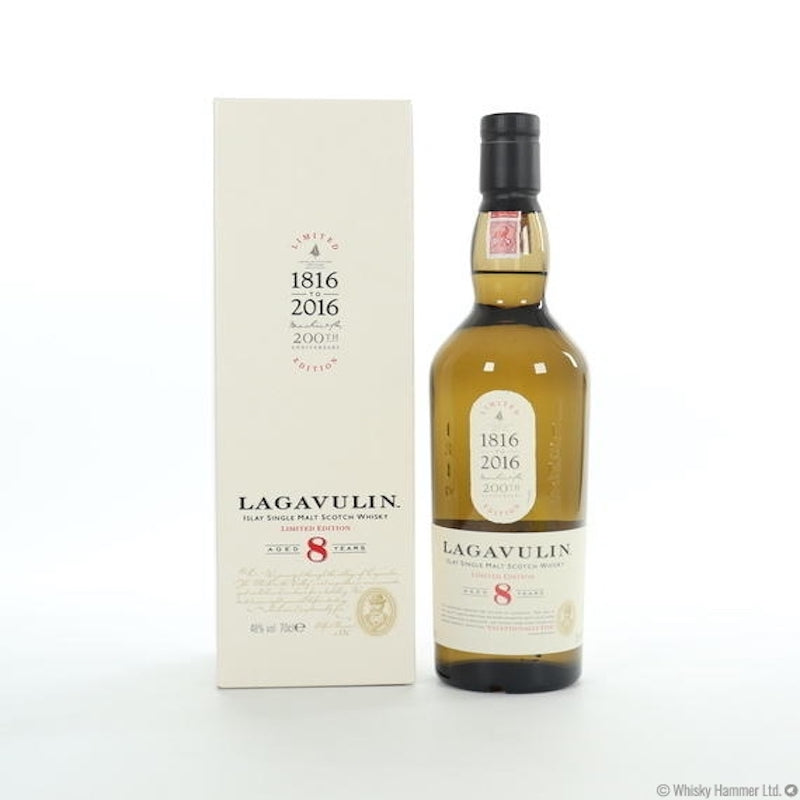 Bottle of Lagavulin 8 year old whisky with giftbox 3mk
