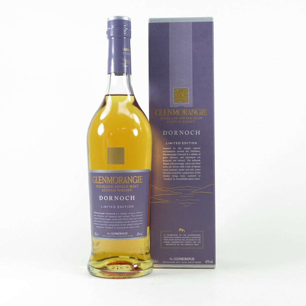 bottle of Glenmorangie Dornoch whisky with giftbox 3mk