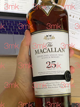 Load image into Gallery viewer, Macallan 25 Years Sherry Oak 2020 bottle feature
