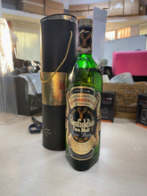 Load image into Gallery viewer, Glenfiddich 8 Year Old Pure Malt 1980S bottle feature
