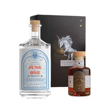 将图像加载到图库查看器中，Set of KIONE Korea Whisky Unicorn and Jung One Gin
